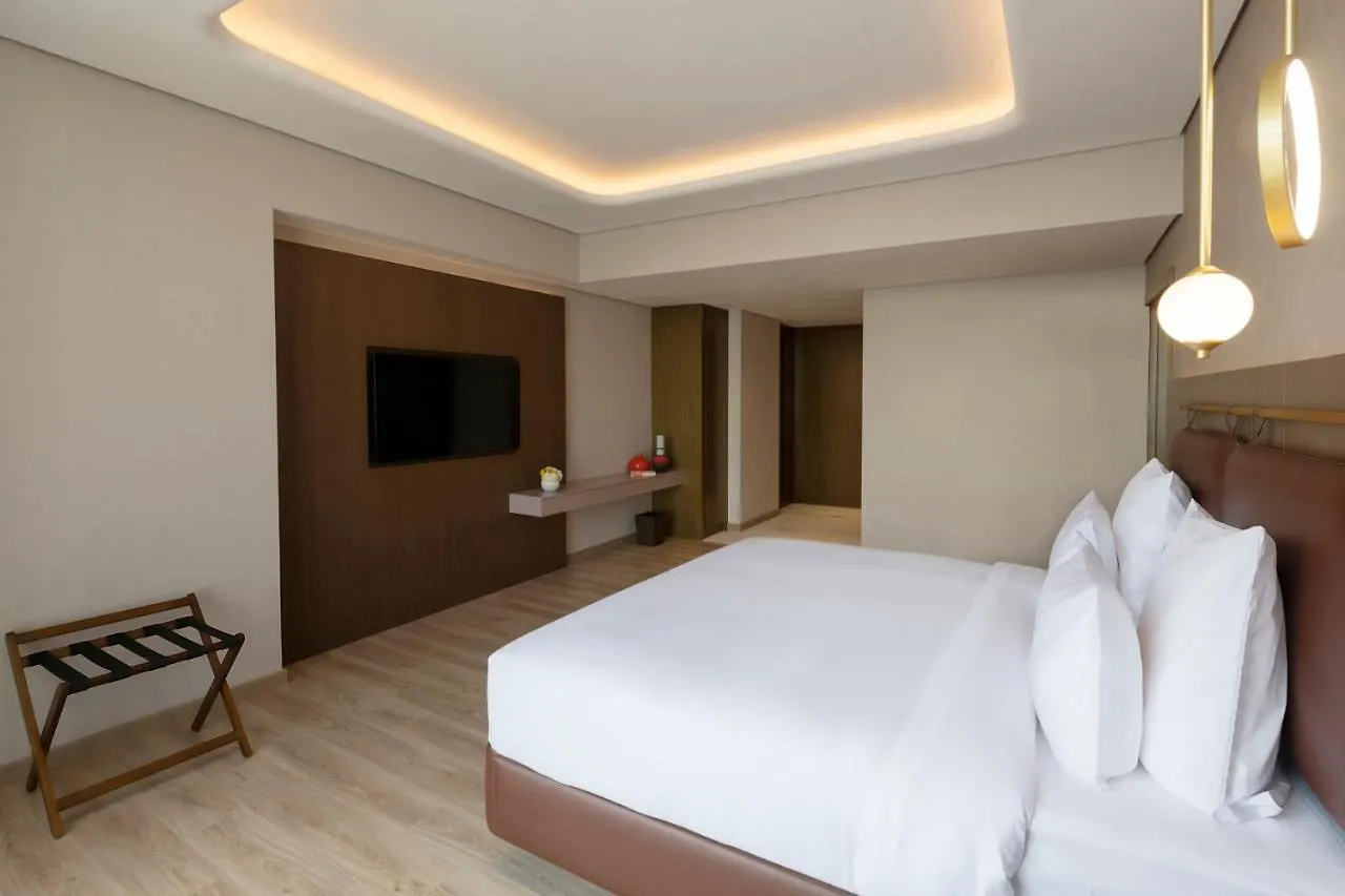 Hotel Movenpick Jumeirah Village Triangle Dubai