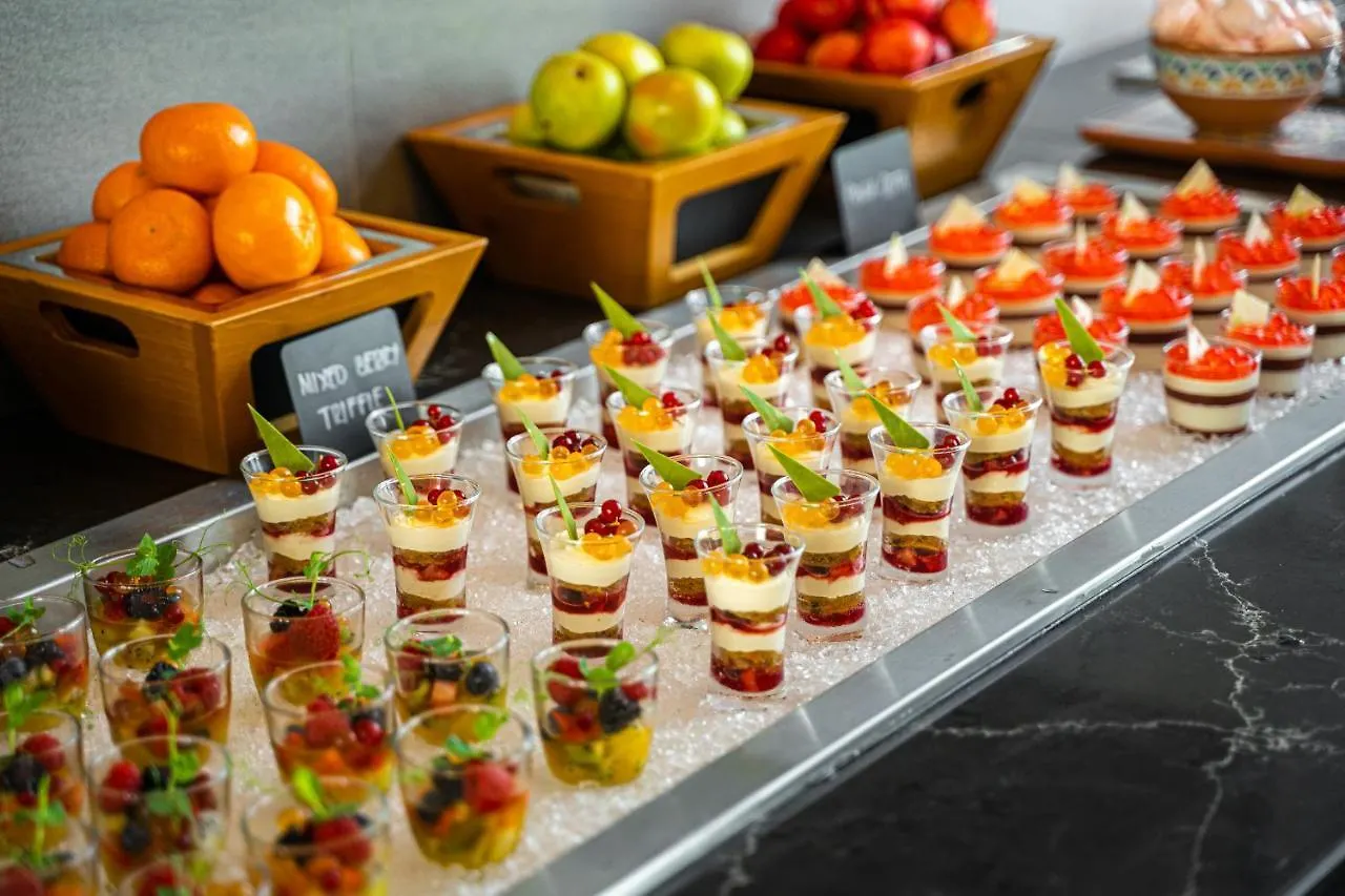 Movenpick Jumeirah Village Triangle Dubai 5*,